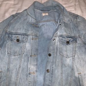 GAP light wash jean jacket